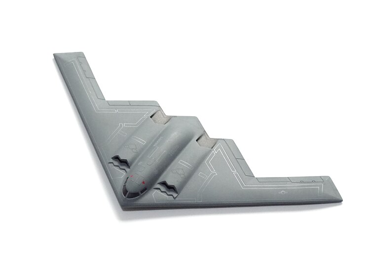 картинка Самолет металлический инерционный Стэллс / Stealth B2, 1:200 с световыми и звуковыми эффектами, Серый от магазина Смехторг